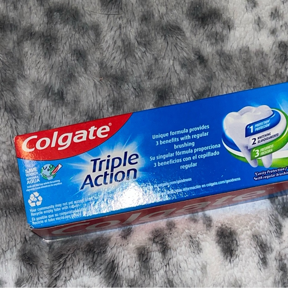 Colgate Toothpaste - Picture 4 of 8